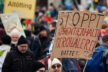 Manifestação em Berlim contra o acordo UE-Mercosul e os maus tratos a animais