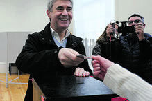 Porto. O secretário-geral do Partido Socialista,  José Luís Carneiro, votou no Porto ao início da tarde