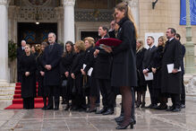 Família real reunida em Atenas para o funeral de Irene da Grécia