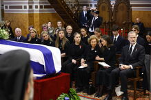 Família real reunida em funeral de Irene da Grécia em Madrid