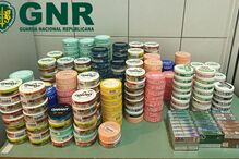 GNR apreende 11 mil euros de produtos ilícitos relacionados com tabagismo na Madeira