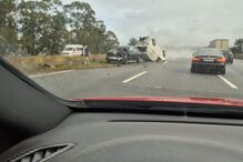 Três feridos ligeiros em colisão com capotamento na A2 em Palmela