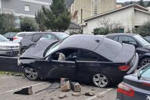 Despiste em Braga: viatura danificada após embater contra muro