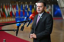 Montenegro diz querer uma Europa 'firme' e continua sem se posicionar sobre candidatos presidenciais