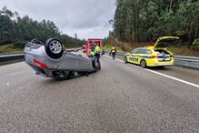 Choque em cadeia provoca um ferido grave e sete ligeiros em Santa Maria da Feira