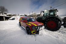 ombeiros ajudam a entregar refeições nas aldeias de Vila Pouca de Aguiar