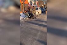 O momento em que homem é baleado por agentes dos serviços de imigração em Minneapolis, EUA