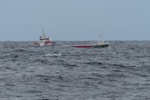 Cargueiro à deriva à saída da barra da Figueira da Foz corre o risco de naufragar 