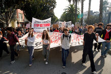 Milhares de manifestantes protestam em Minneapolis contra política de imigração de Trump