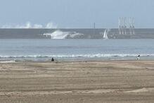 Mar abre 'buraco' no quebra-mar do Porto de Leixões
