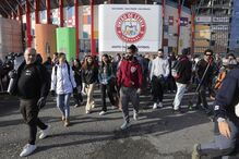 Voluntários limpam a cidade de Leiria junto ao estádio