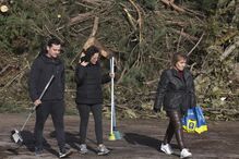 Voluntários participam na limpeza de Leiria após a intempérie