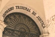 Pena suspensa para juiz que pagou por sexo com menores