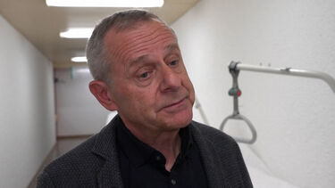 “Extremamente intenso”: diretor de hospital suíço relata chegada das vítimas do incêndio e mobilização de colegas para ajudar   