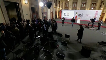 “Ui, está a tremer”: presidente do México surpreendida por abalo sísmico durante conferência de imprensa