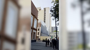 O momento em que forte terramoto abana o sul e centro do México