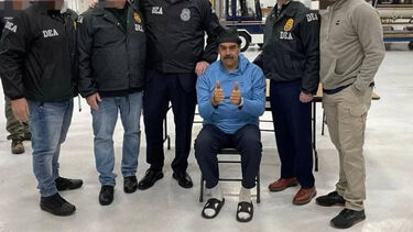 Nicolás Maduro chega a centro de detenção em Brooklyn algemado e a desejar "feliz Ano Novo"
