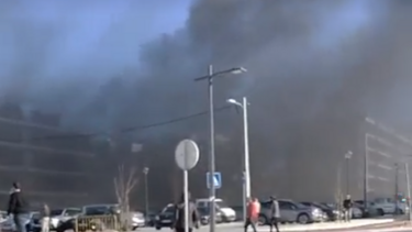 Incêndio deflagra em edifício em Alcochete