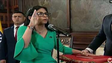 Delcy Rodríguez toma posse como presidente interina da Venezuela