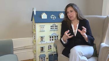 Psicóloga esclarece que há diferentes formas de interpretar que um bebé possa ter sido vítima de trauma