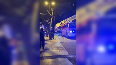 Incêndio deflagra na Avenida da Liberdade em Albufeira