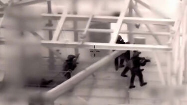 O momento em que os EUA intercetam mais um petroleiro sancionado nas Caraíbas   