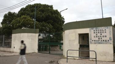 Homens entram armados e geram pânico em escola da Trafaria