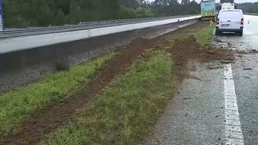 Despiste de camião provoca um ferido na A32 em Vila Nova de Gaia