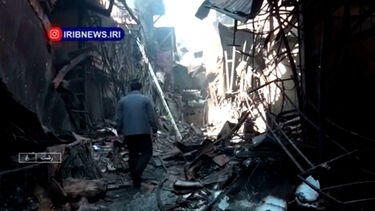 Imagens de drone mostram edifícios completamente destruídos após incêndio no Irão