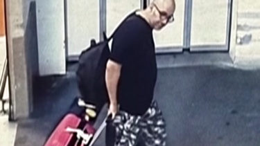 Novas imagens mostram alegados furtos de Miguel Arruda no Aeroporto de Lisboa