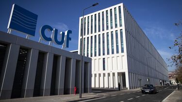 Dois feridos em incêndio no Hospital CUF Descobertas no Parque das Nações