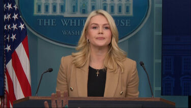 “Está a fingir que é um jornalista, mas é um ativista de esquerda”: porta-voz da Casa Branca ataca repórter   