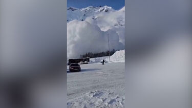Impressionante: vídeo mostra avalanche espetacular desencadeada no Cáucaso russo