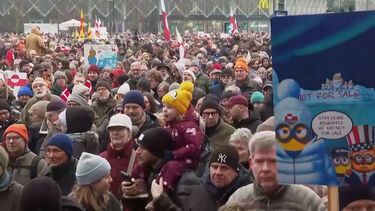 Milhares de pessoas protestam em Copenhaga contra plano dos EUA sobre a Gronelândia