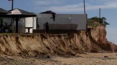 Praia do Forte Novo em Quarteira em risco