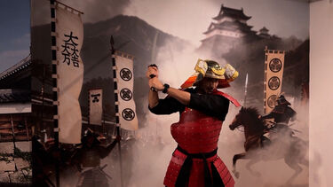 Visitantes podem experimentar ser um guerreiro samurai no museu de Tóquio