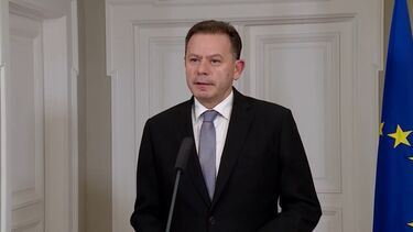 Luís Montenegro garante que não vai apoiar nenhum candidato na segunda volta das eleições presidenciais 