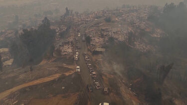 Imagens de drone revelam a devastação provocada pelos incêndios florestais no Chile