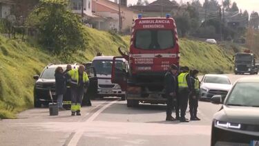 Colisão frontal entre uma ambulância e uma carrinha faz 4 feridos no IC2