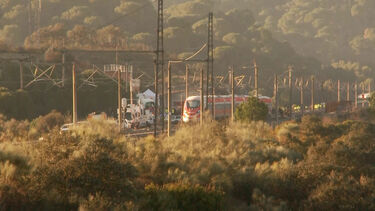 Equipas de resgate continuam a procurar desaparecidos após desastre ferroviário em Espanha