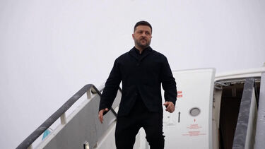 O momento da chegada de Zelensky à Suíça para se encontrar com Trump