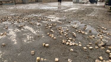 Marginal do Furadouro alagada após mar galgar proteção costeira