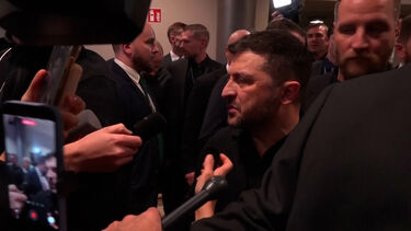 Zelensky anuncia negociações trilaterais entre Ucrânia, Rússia e EUA em Abu Dhabi 