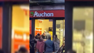 Trio tenta assaltar supermercado no Porto e fica fechado dentro do estabelecimento. Suspeitos detidos