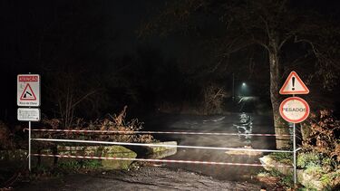 Ponte que liga Guimarães à Póvoa de Lanhoso encerrada devido à subida do caudal do rio Ave