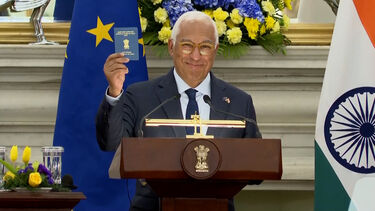 "Também sou cidadão indiano": António Costa mostra passaporte da Índia e lembra raízes durante cimeira em Nova Deli