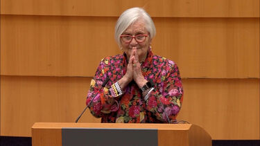 “Apesar de tudo, a vida é bela”: Sobrevivente do Holocausto apela a futuro digno para todas as crianças no Parlamento Europeu