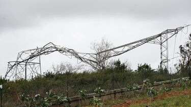 Falta de eletricidade gera filas para se comprar água e combustível em Leiria