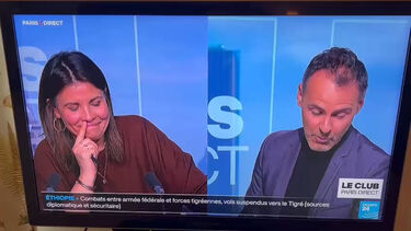 Momento em que Cardeal Américo Aguiar se assusta com festejos do golo do Benfica no NOW chega a televisão francesa