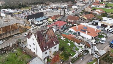 Depressão Kristin deixa rasto de destruição em Leiria 